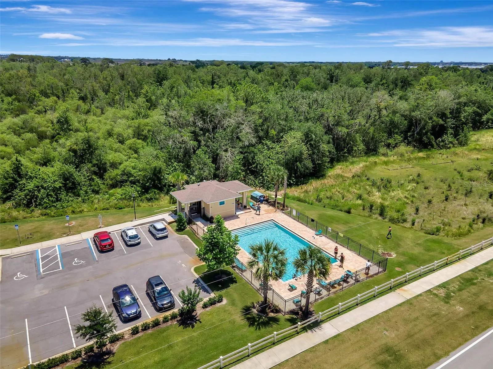 208 SUMMERSHORE DR