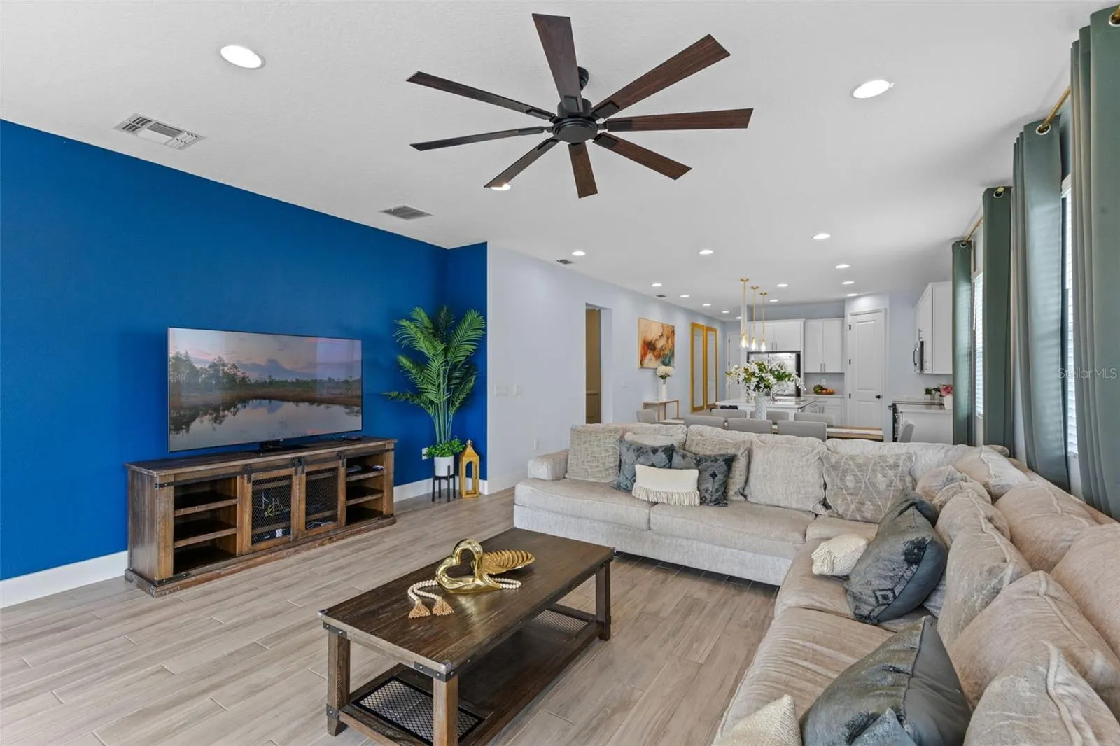 208 SUMMERSHORE DR