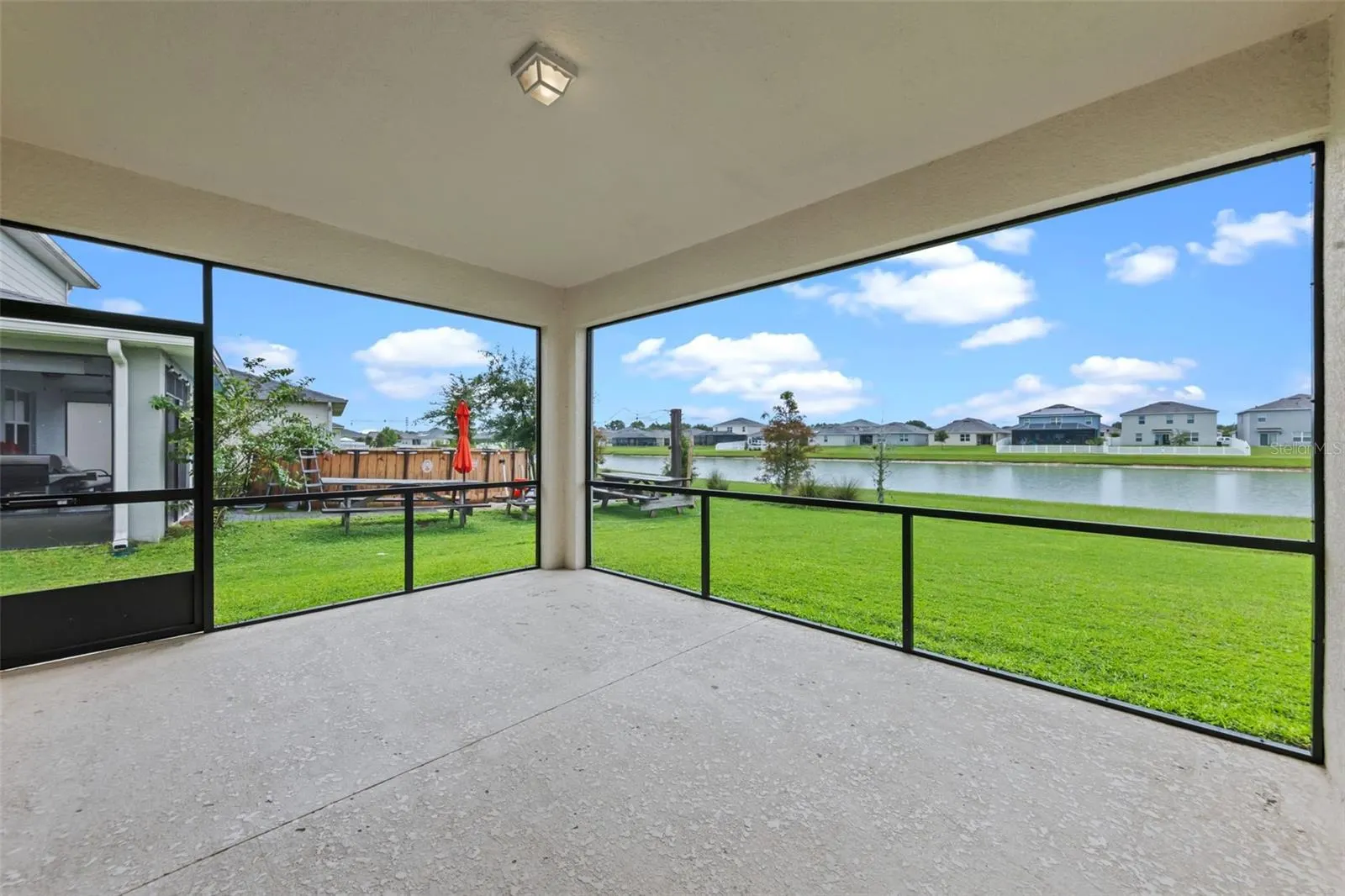 208 SUMMERSHORE DR