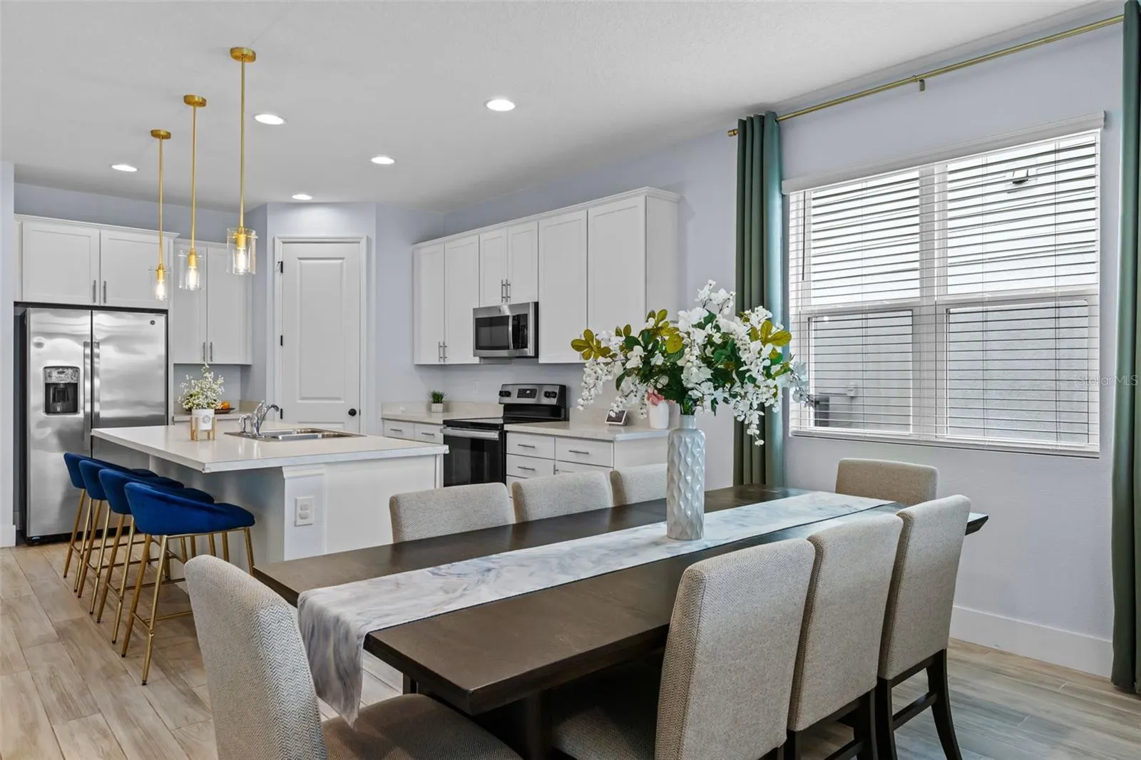208 SUMMERSHORE DR