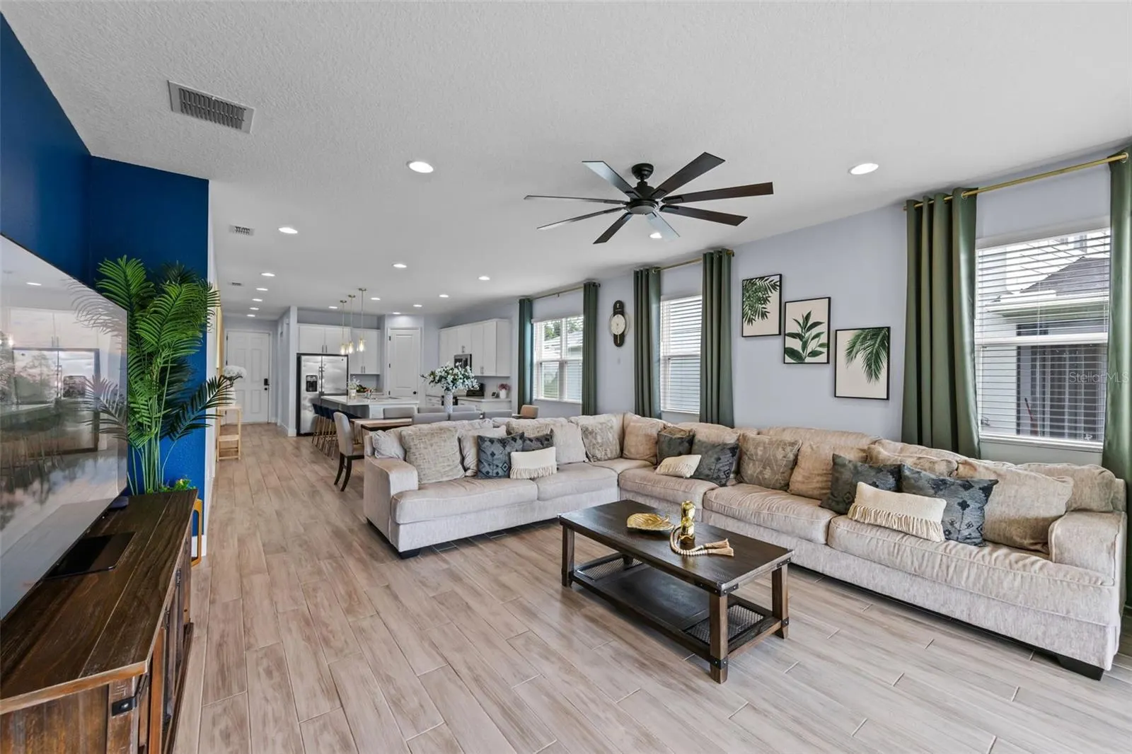 208 SUMMERSHORE DR