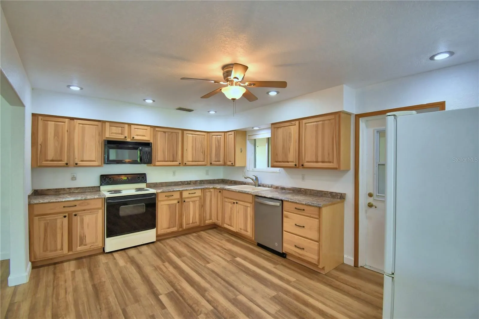 1380 LUCERNE LOOP RD NE