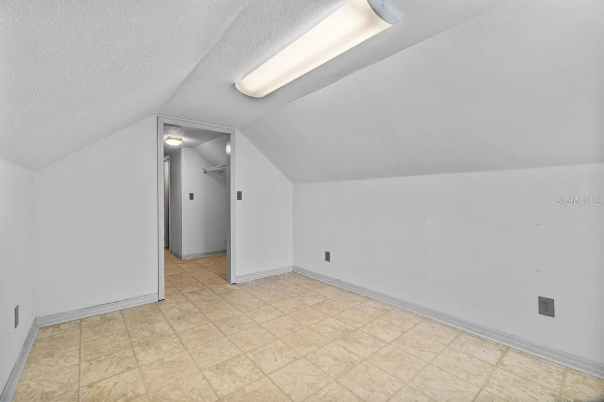 3862 SAM KEEN RD