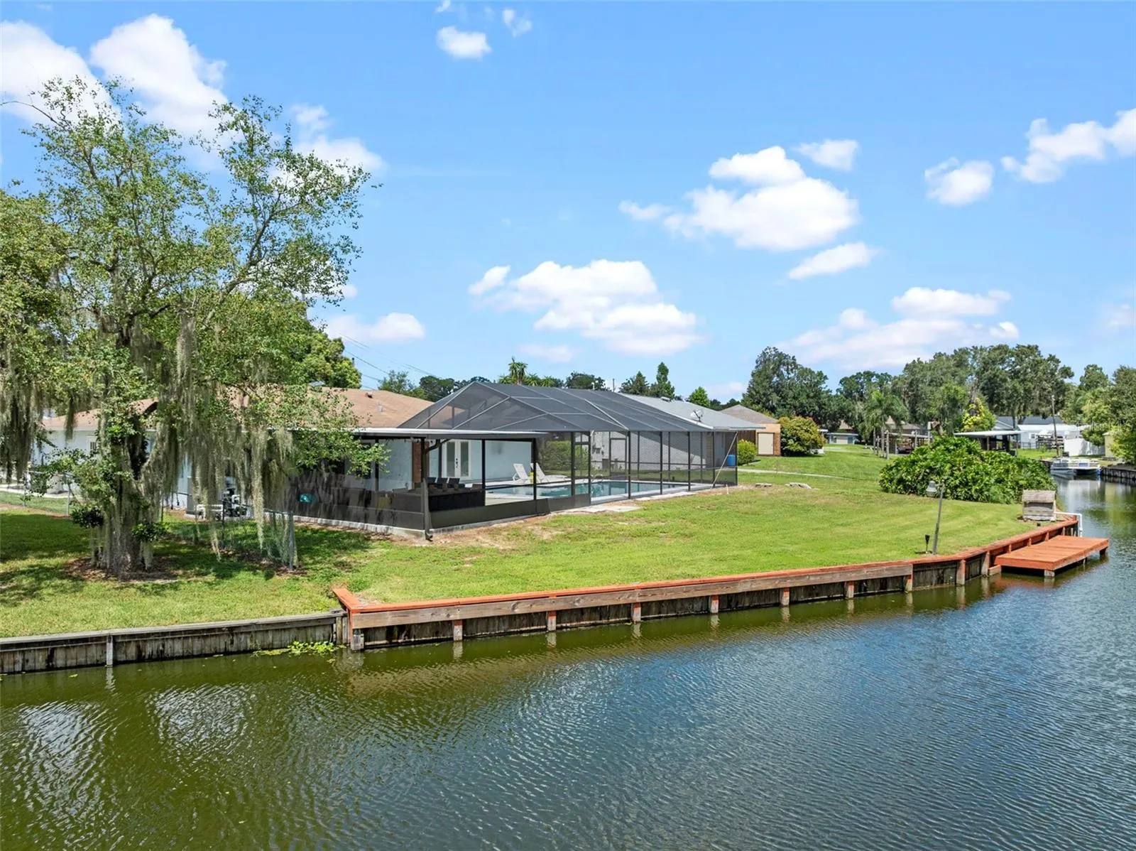 2742 PINE ACRES DR