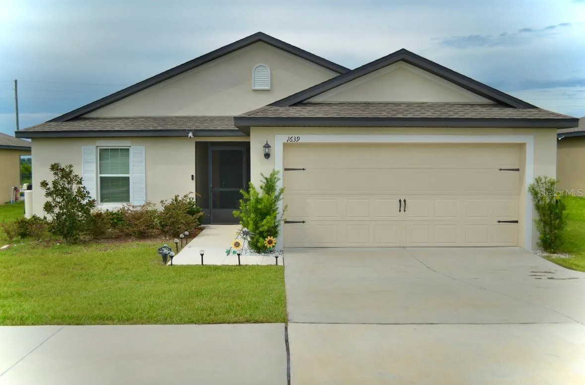 1639 SWAN LAKE CIR