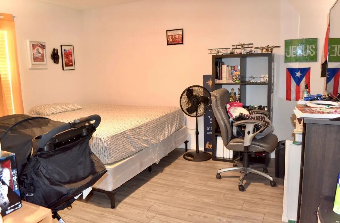 1639 SWAN LAKE CIR