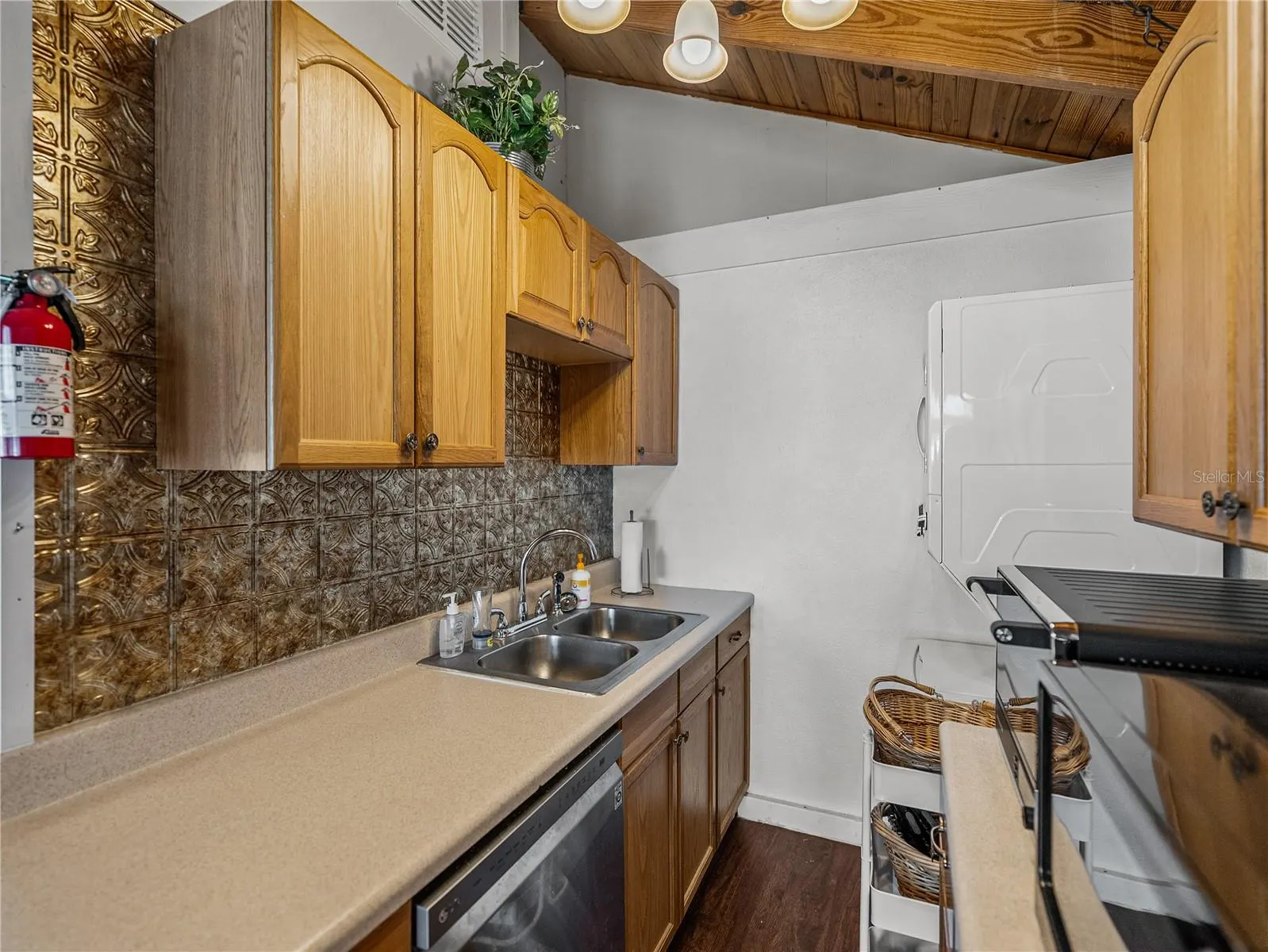 724 MASTERPIECE RD