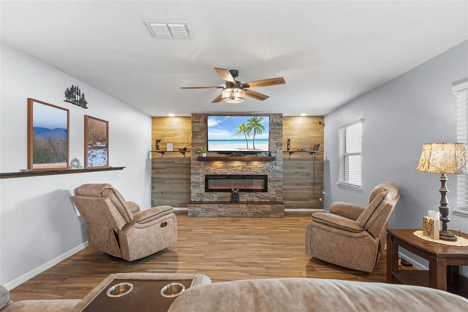 476 PINE SHADOW LN
