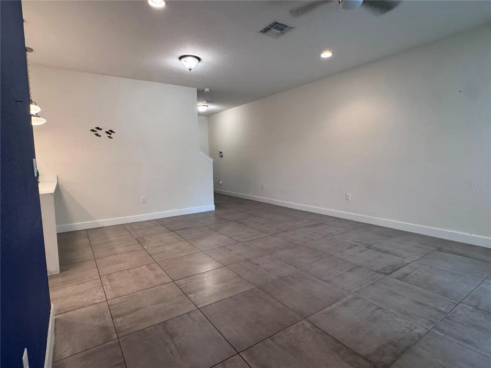 922 CENTAURY DR