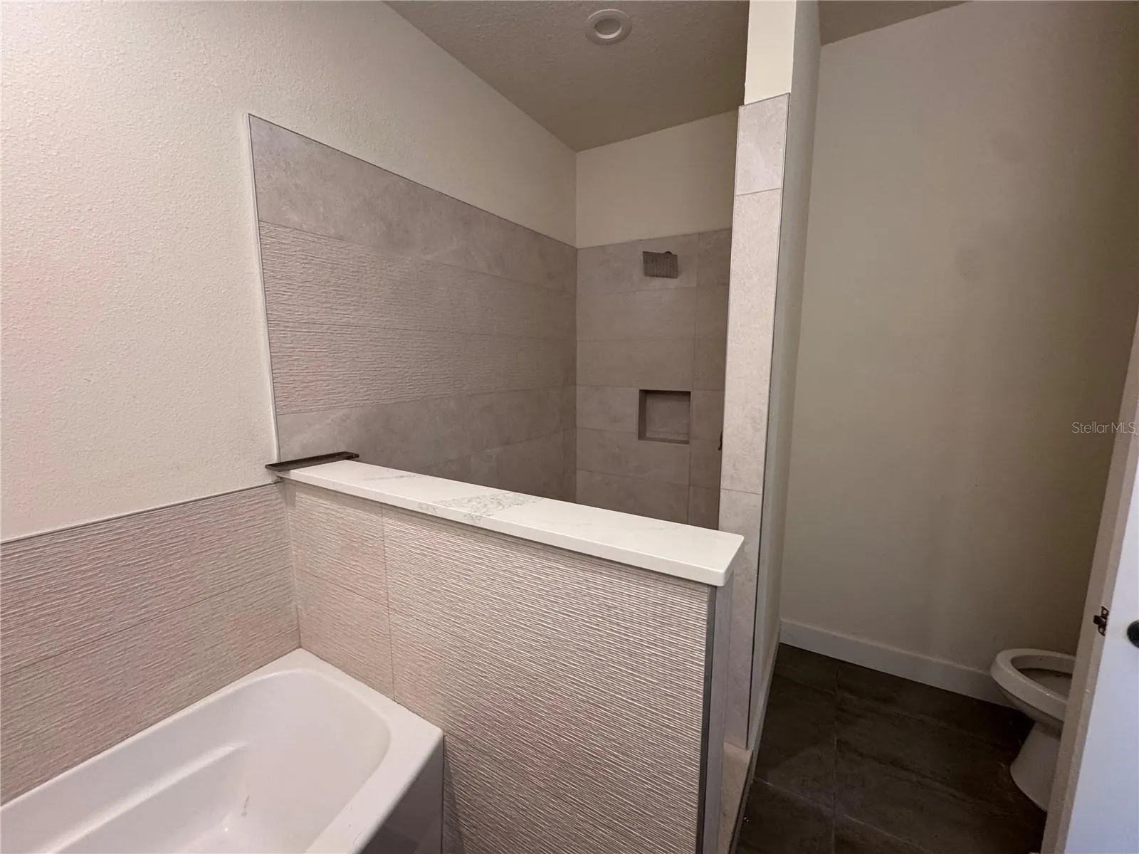 922 CENTAURY DR