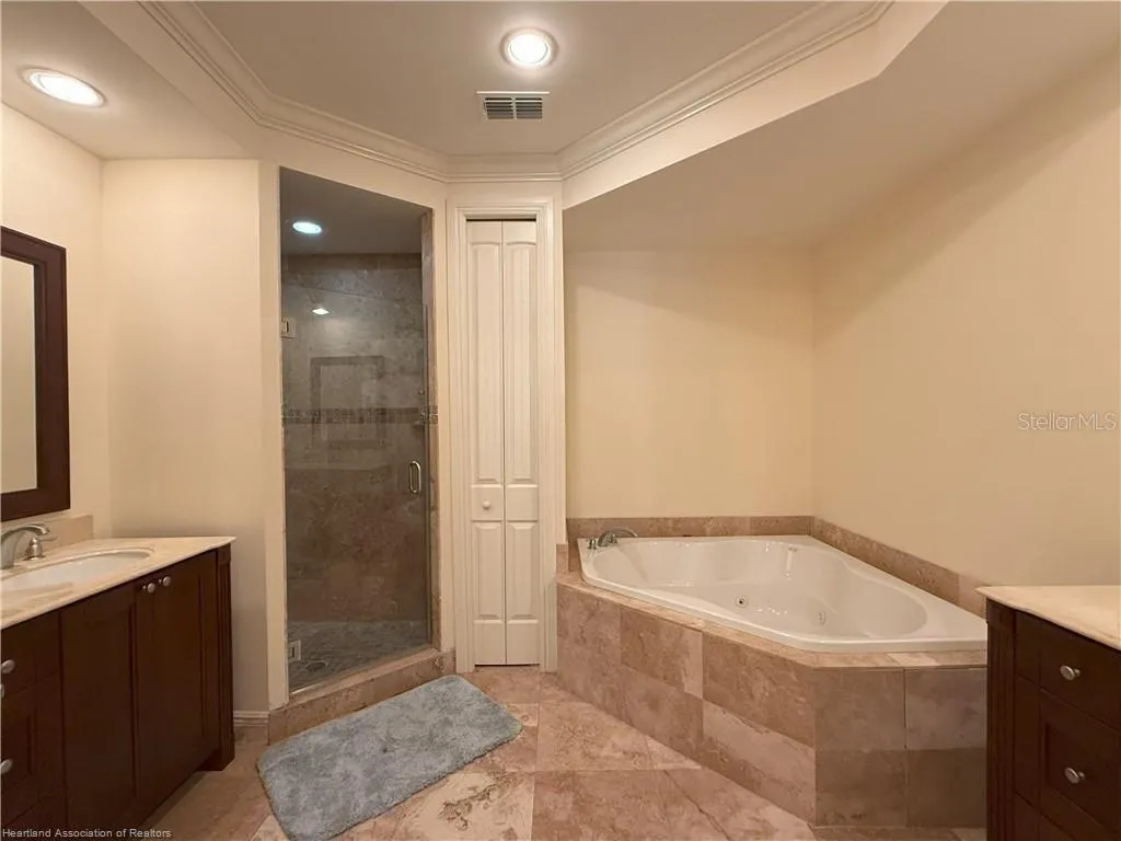 2351 LAKEVIEW DR #115, #115