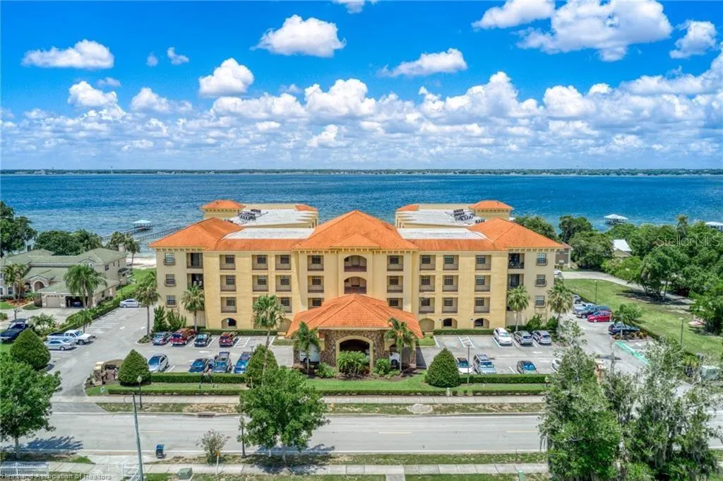 2351 LAKEVIEW DR #115, #115