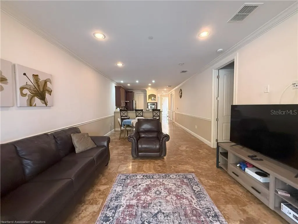 2351 LAKEVIEW DR #115, #115