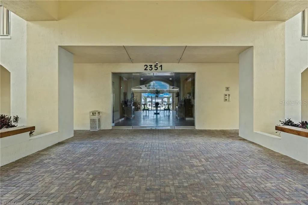 2351 LAKEVIEW DR #115, #115