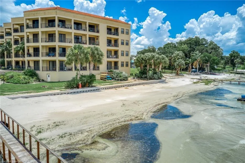 2351 LAKEVIEW DR #115, #115