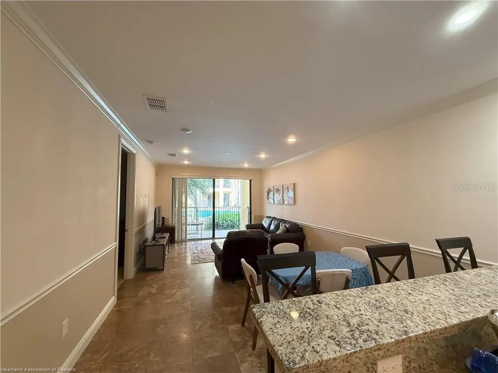 2351 LAKEVIEW DR #115, #115