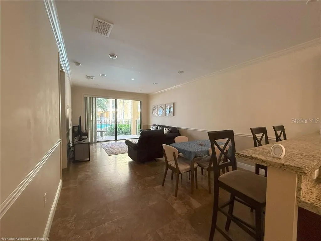 2351 LAKEVIEW DR #115, #115