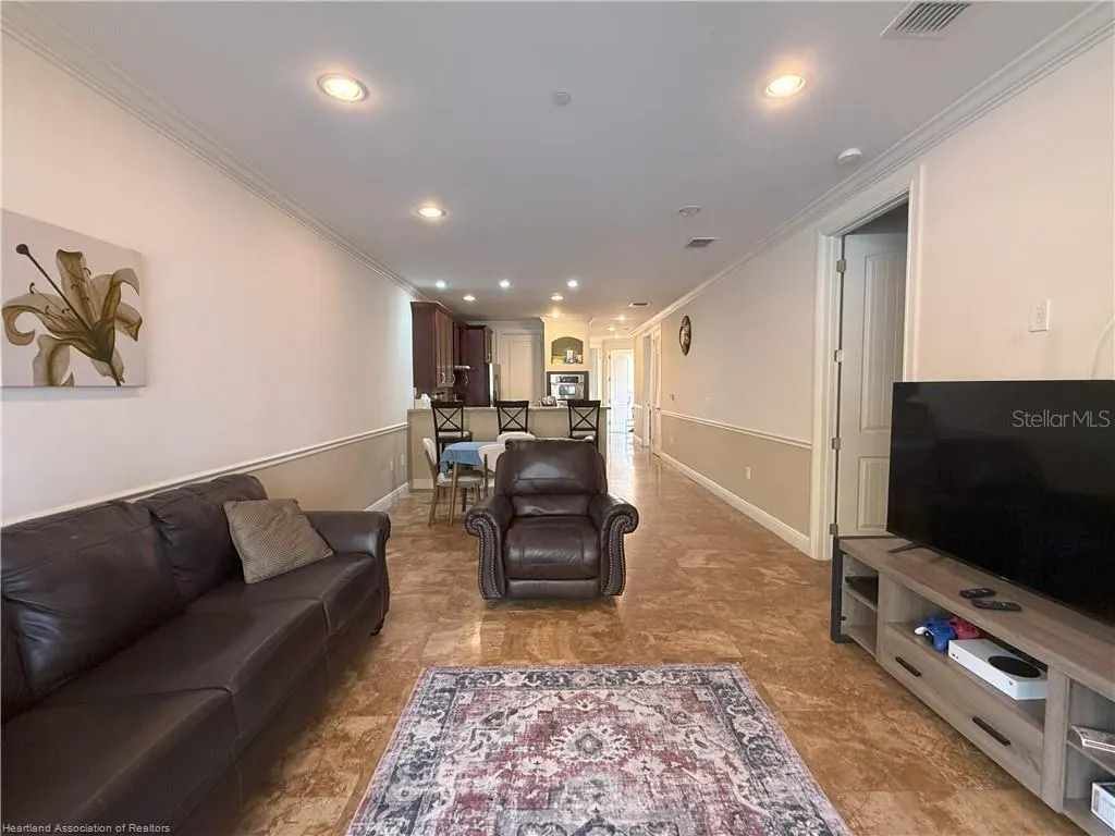 2351 LAKEVIEW DR #115, #115