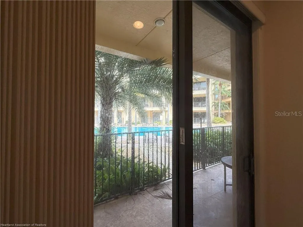 2351 LAKEVIEW DR #115, #115