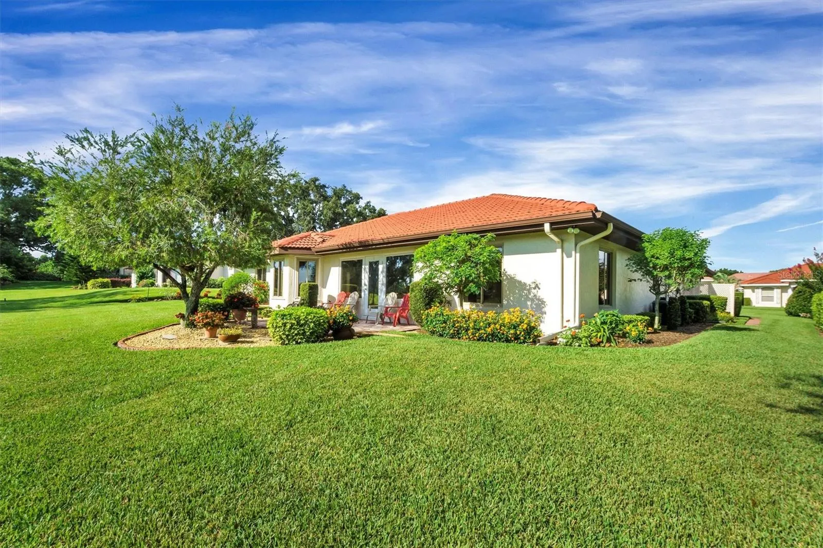 517 CLUBHOUSE DR
