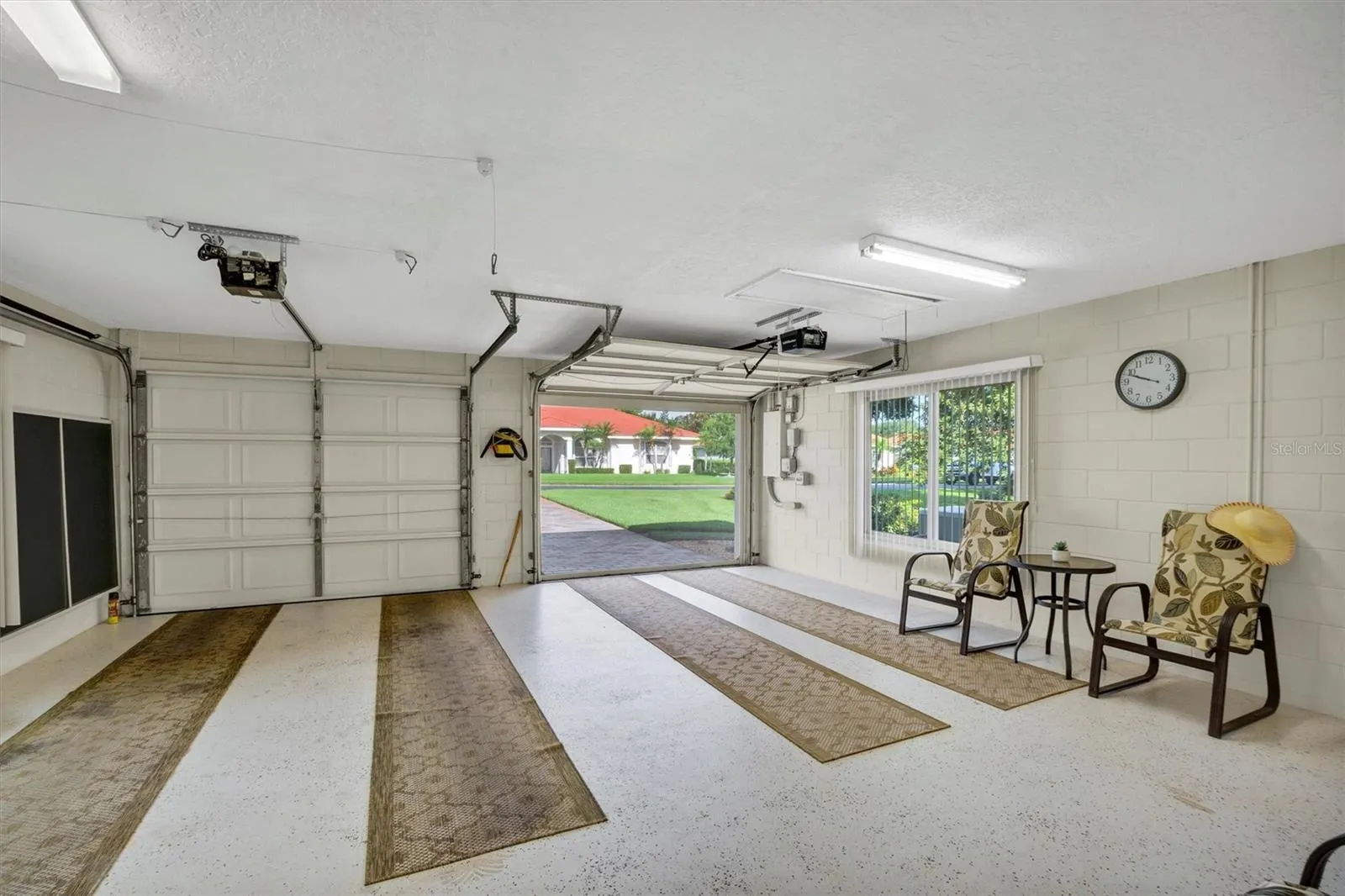 517 CLUBHOUSE DR