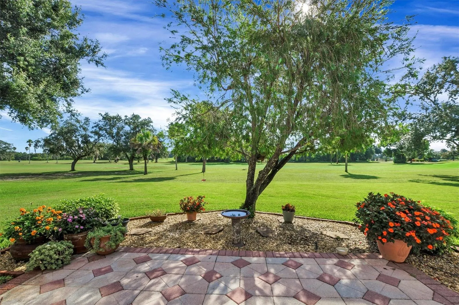 517 CLUBHOUSE DR