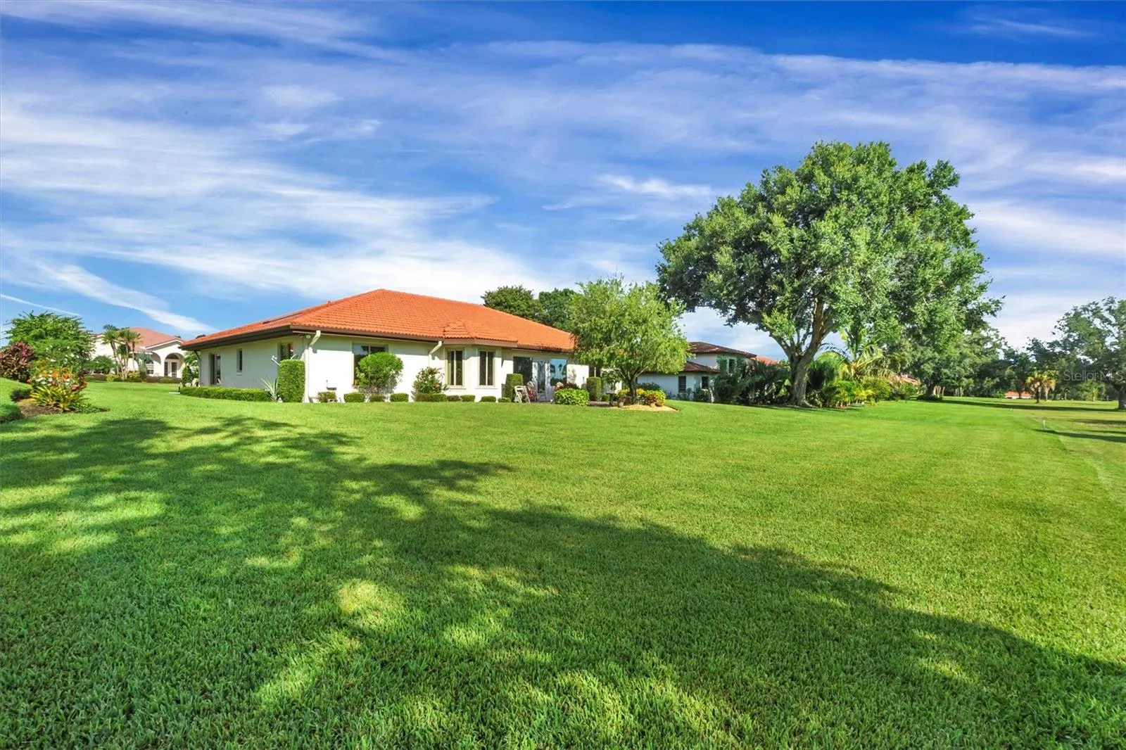 517 CLUBHOUSE DR
