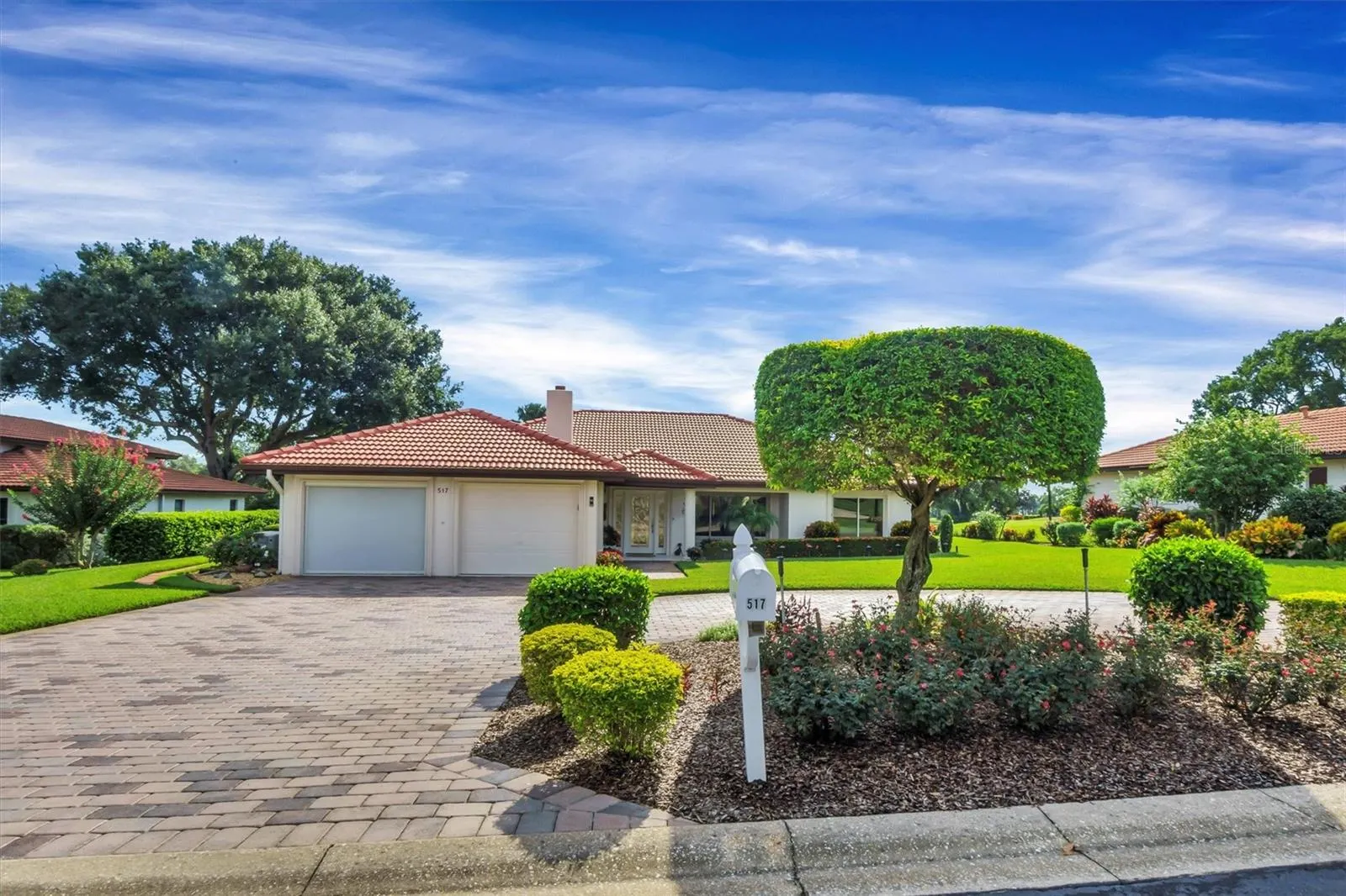 517 CLUBHOUSE DR