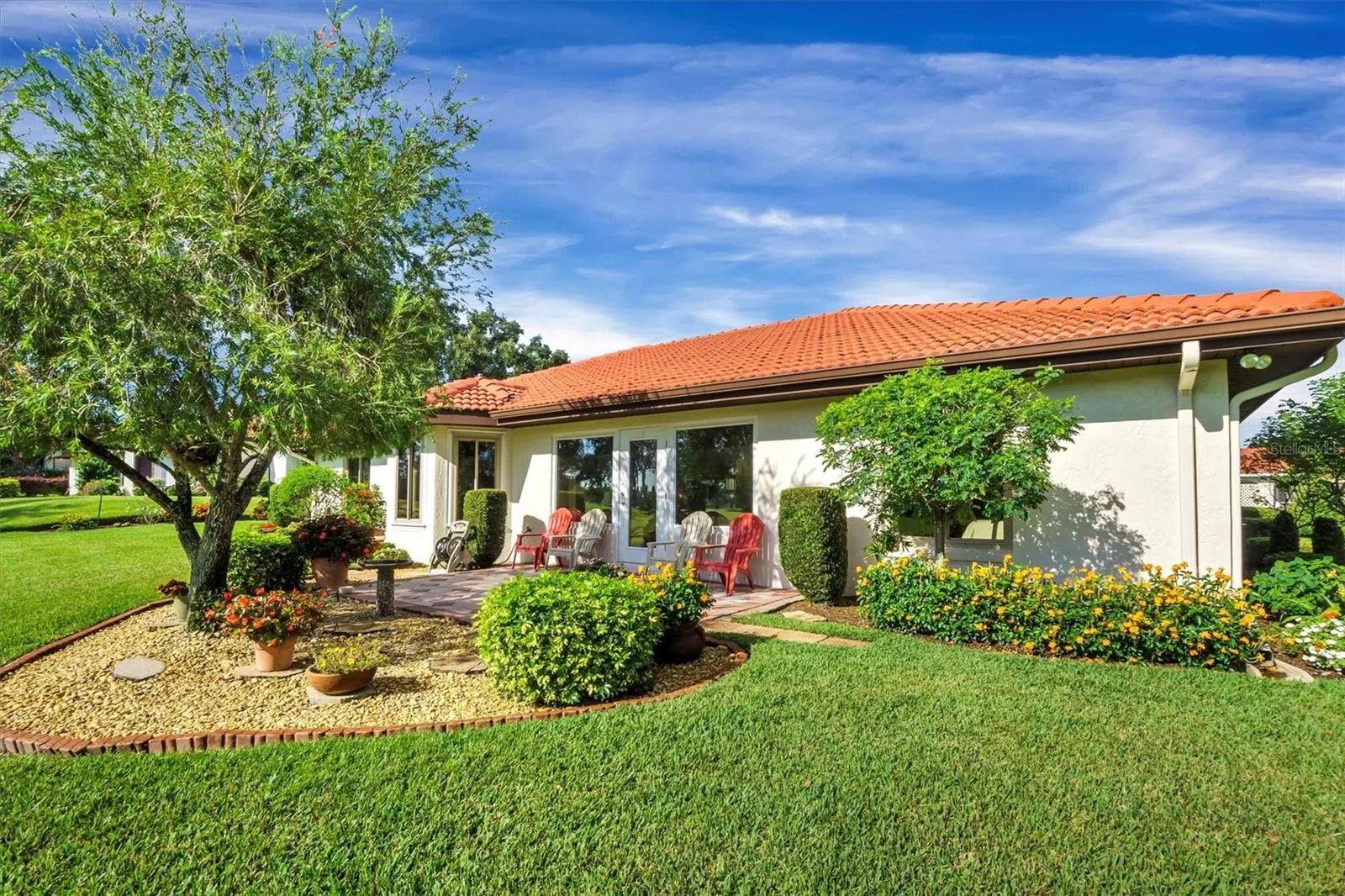 517 CLUBHOUSE DR