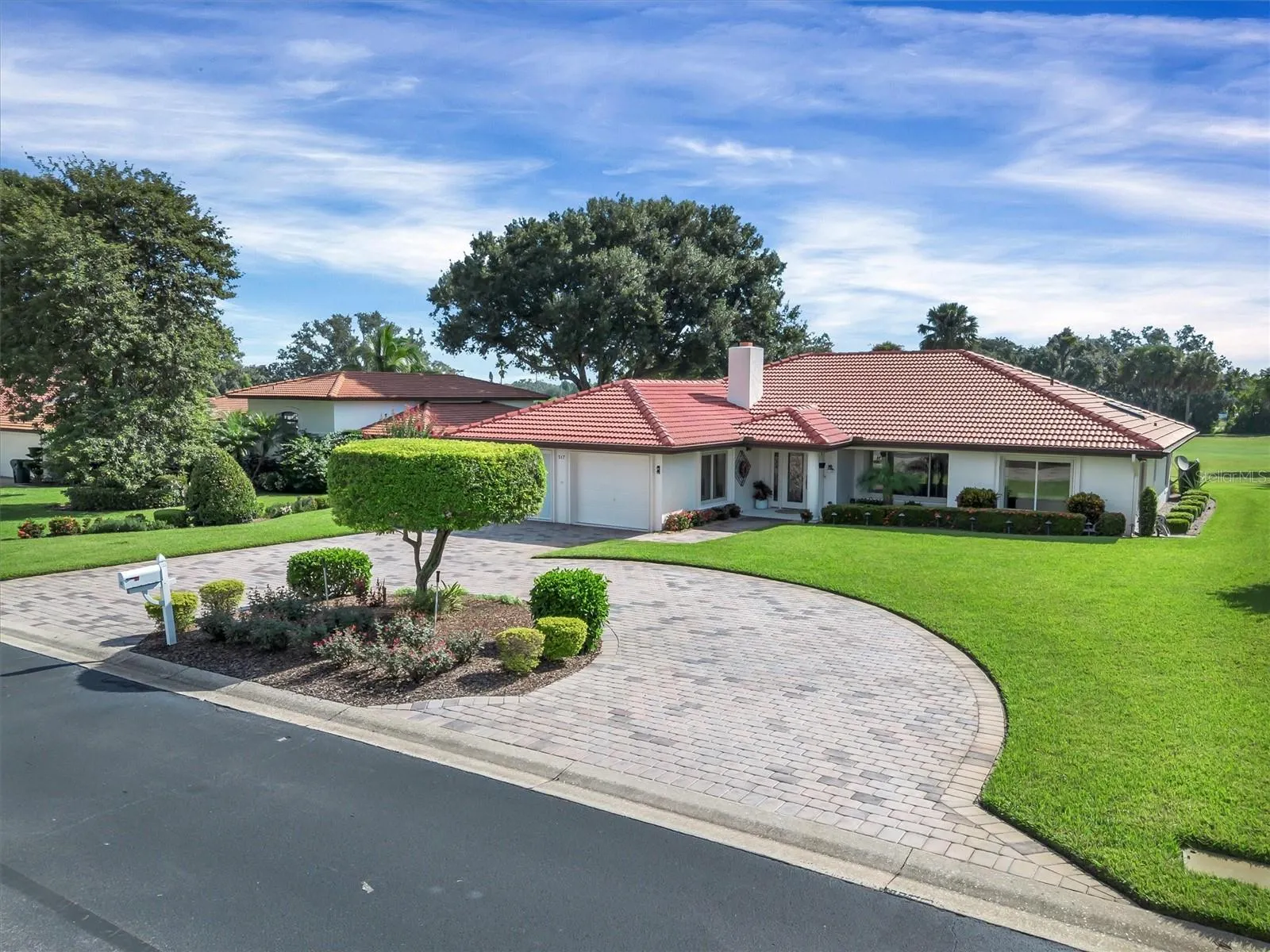 517 CLUBHOUSE DR