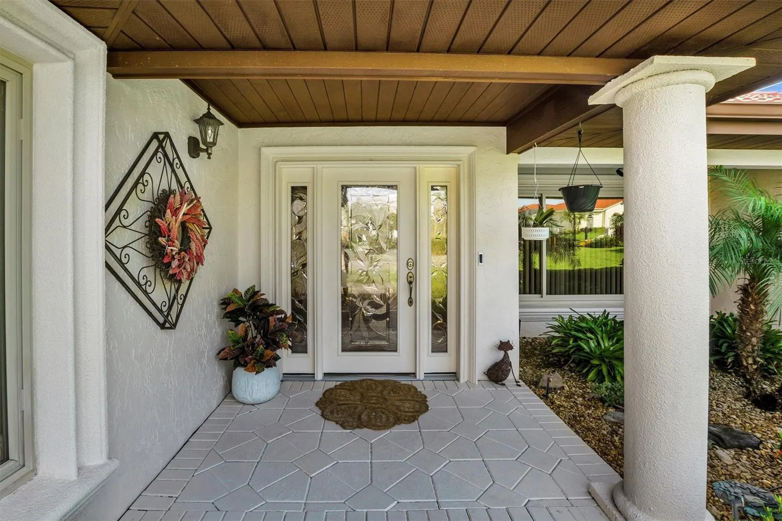 517 CLUBHOUSE DR