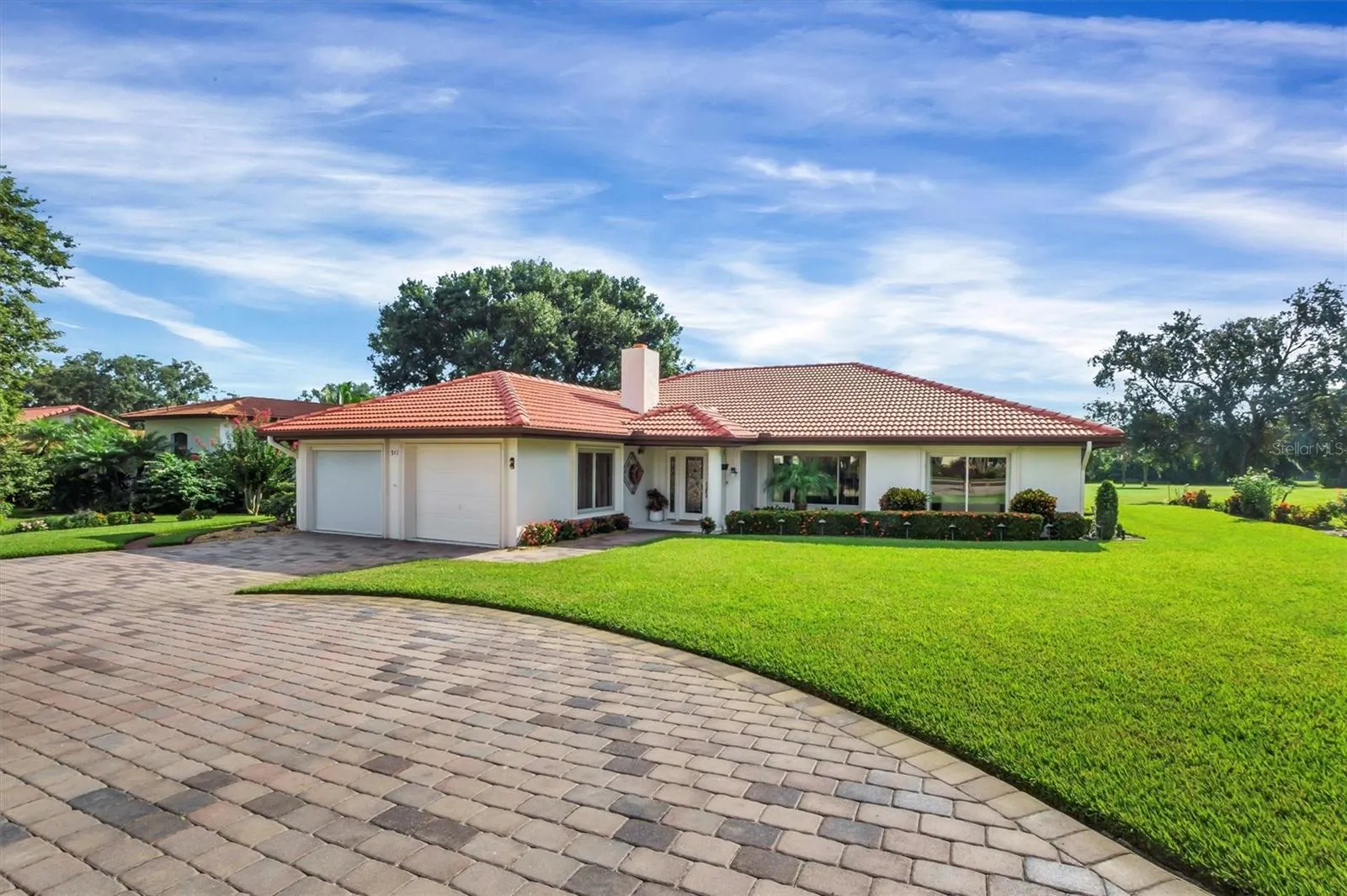 517 CLUBHOUSE DR