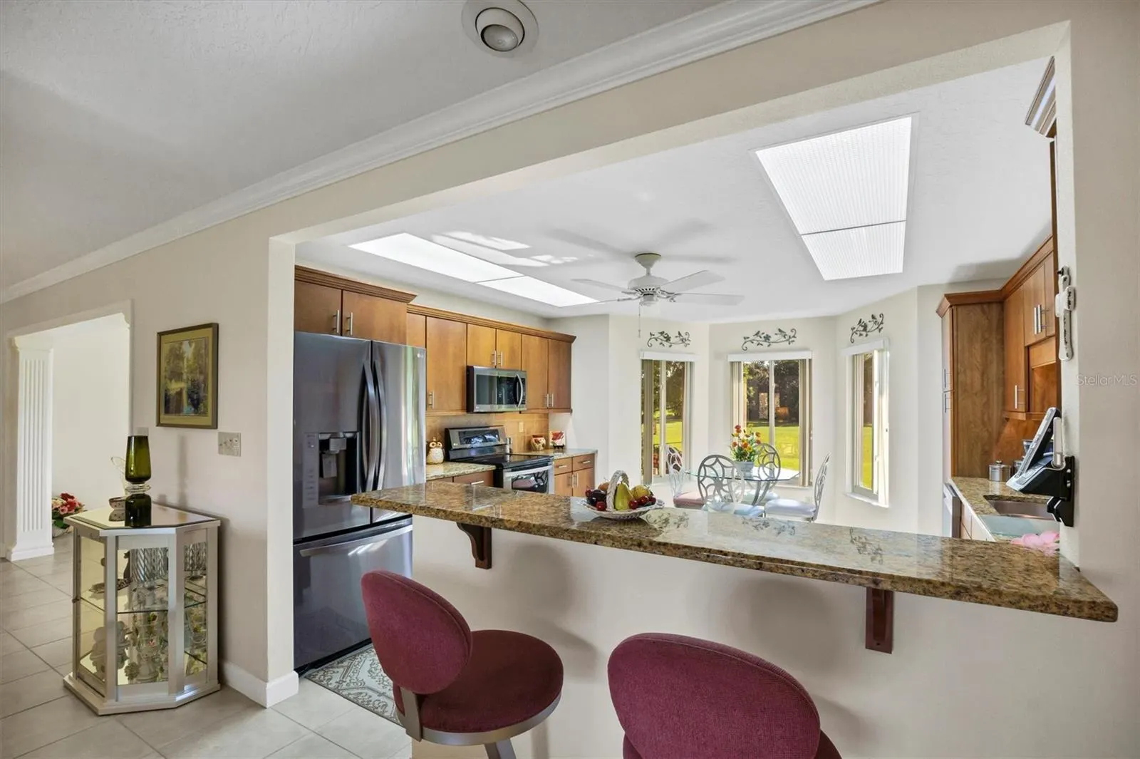 517 CLUBHOUSE DR