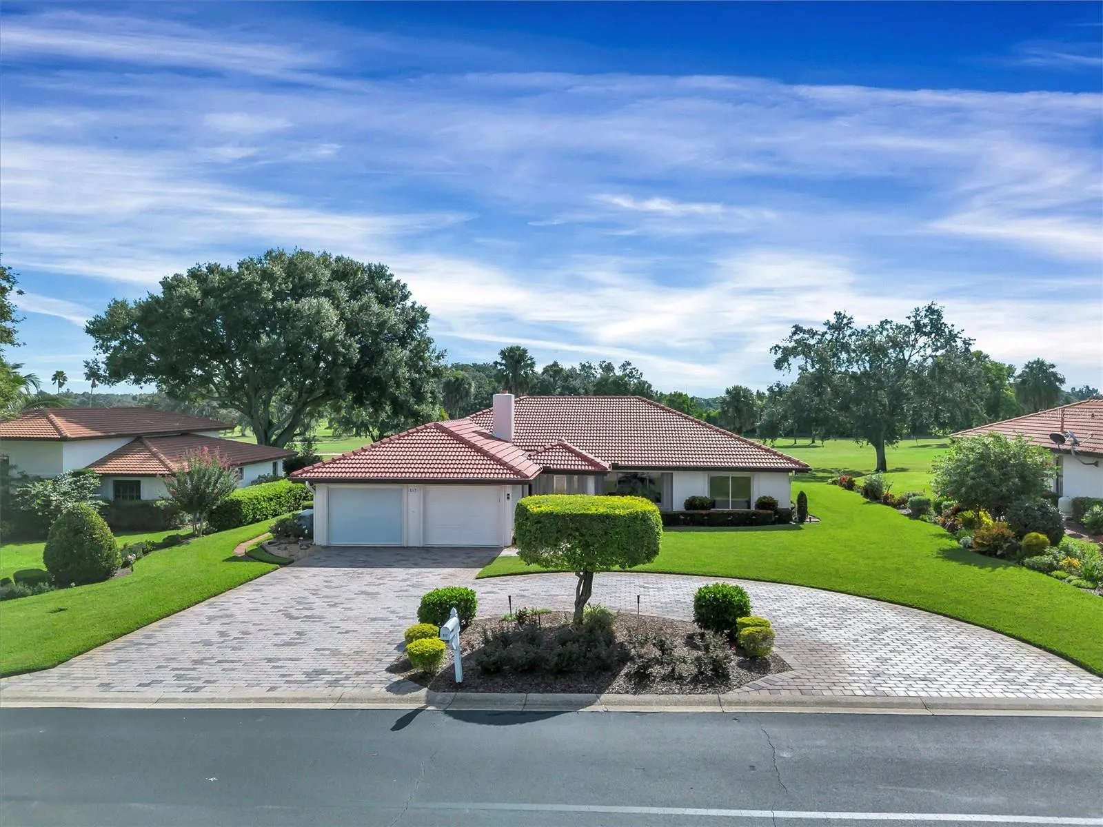 517 CLUBHOUSE DR