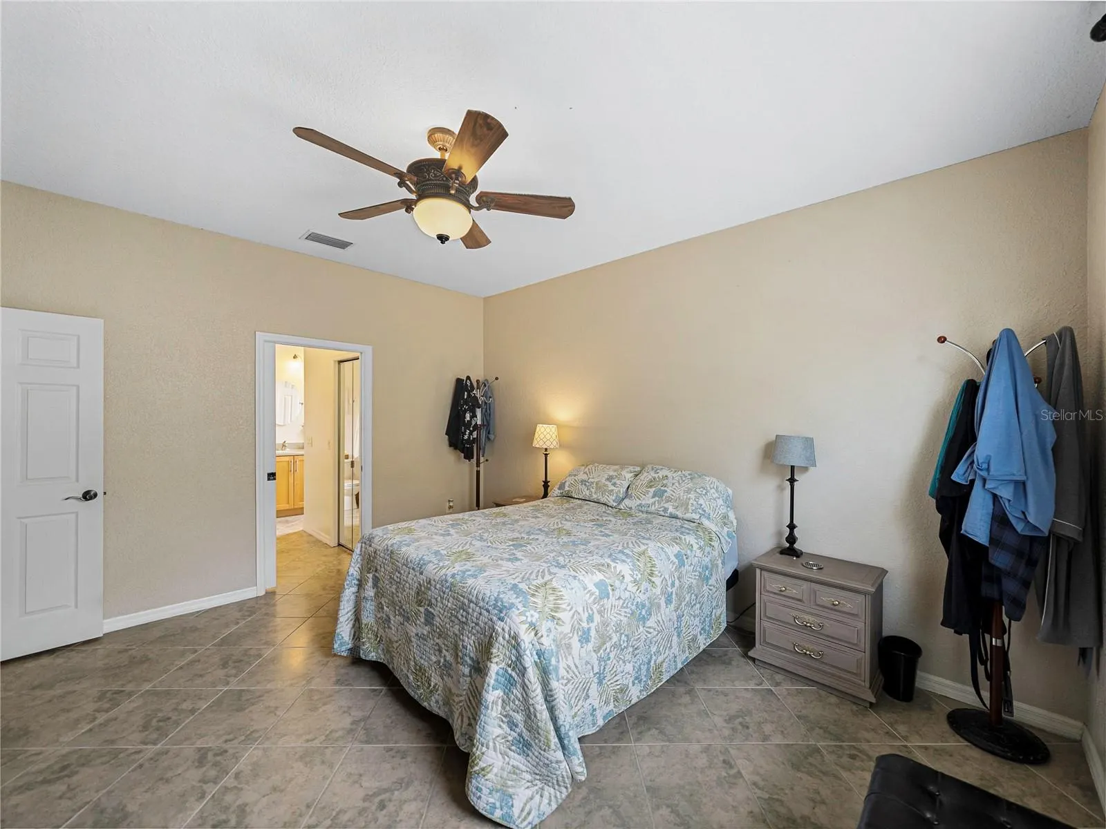 4489 STRATHMORE DR