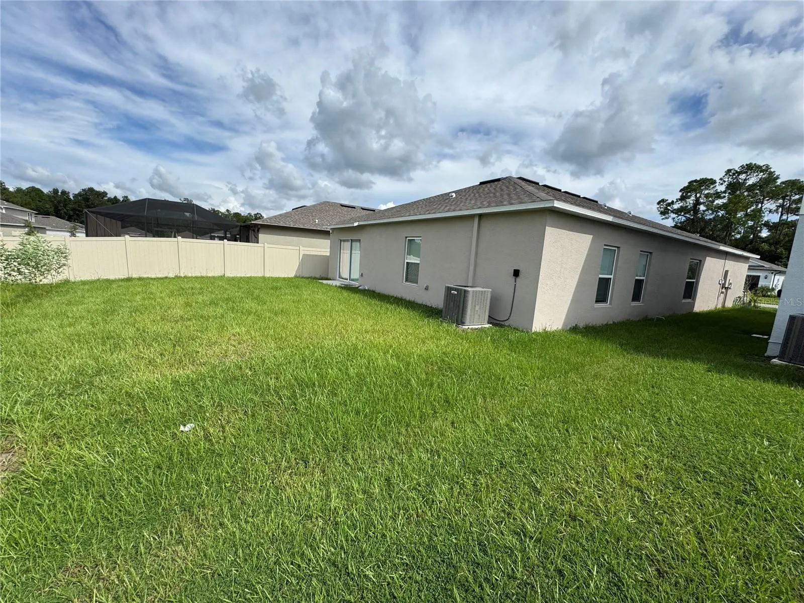 1951 ROSEWOOD CIR