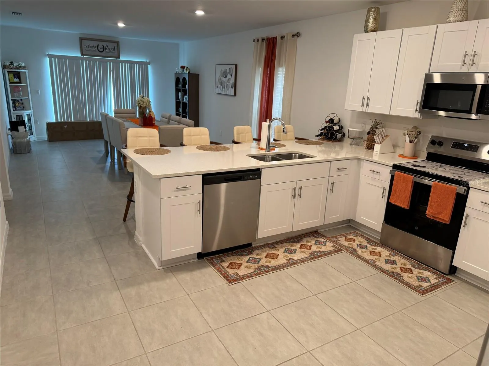 1951 ROSEWOOD CIR