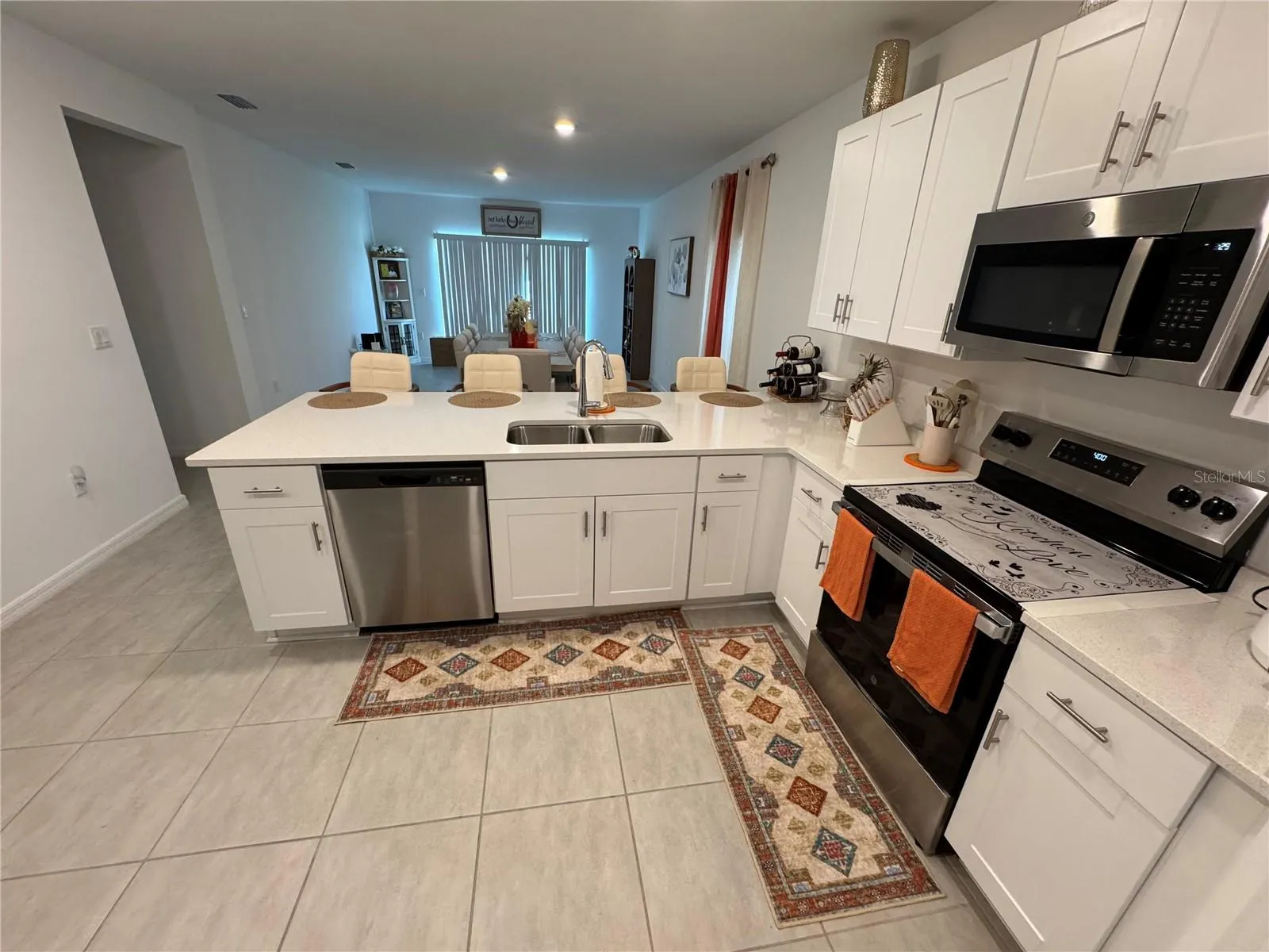 1951 ROSEWOOD CIR