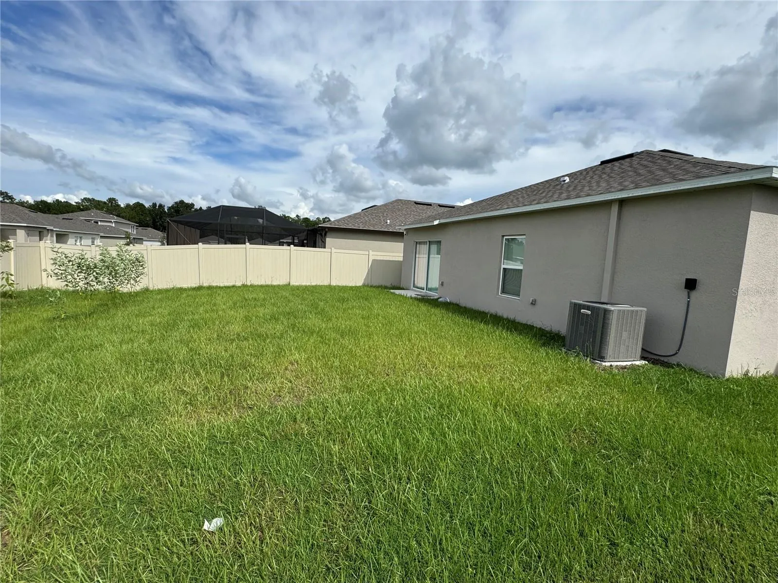 1951 ROSEWOOD CIR