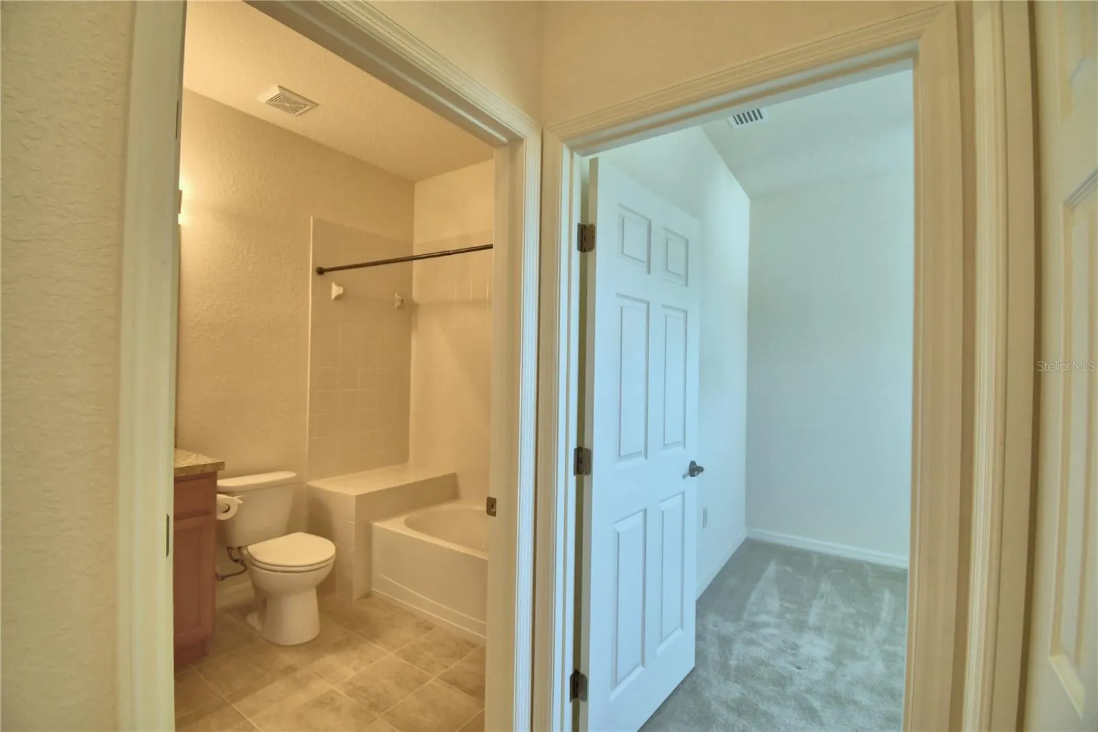 1613 LINZ CT