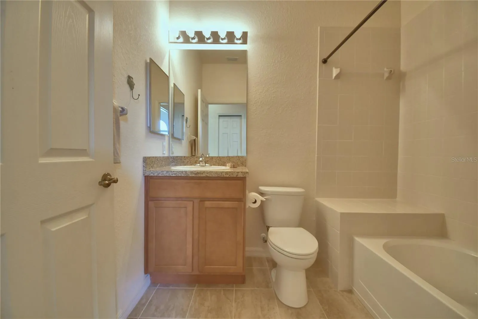 1613 LINZ CT