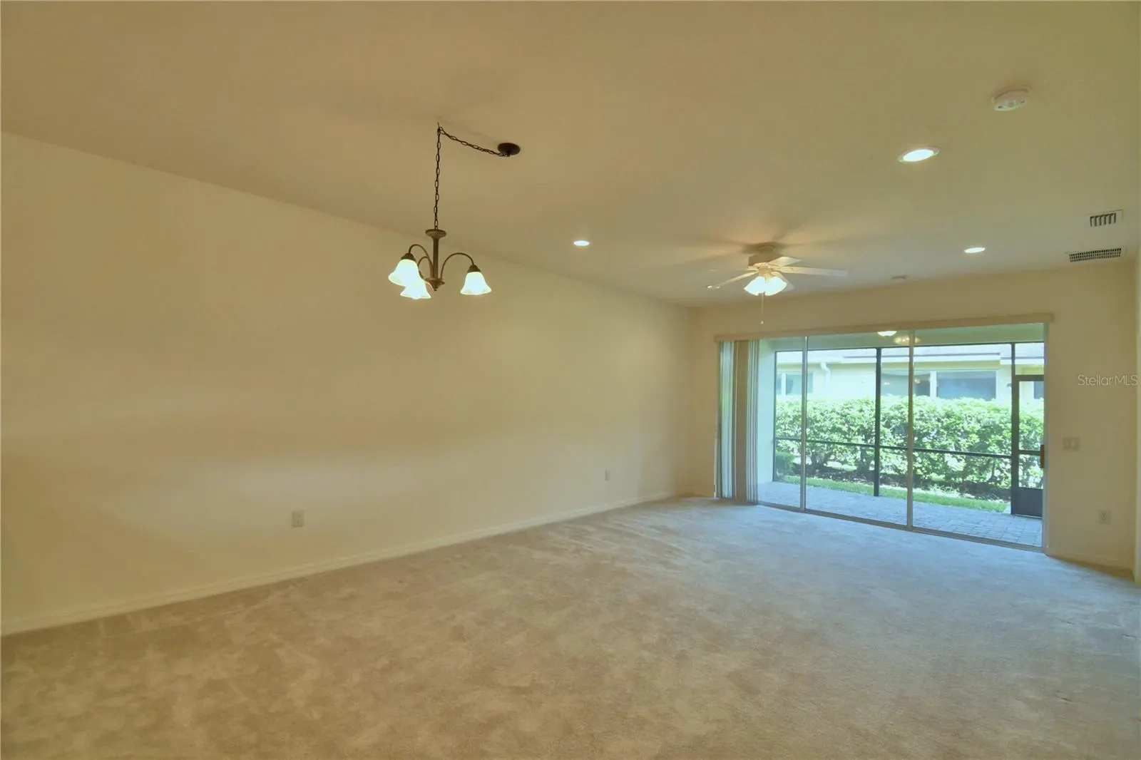 1613 LINZ CT