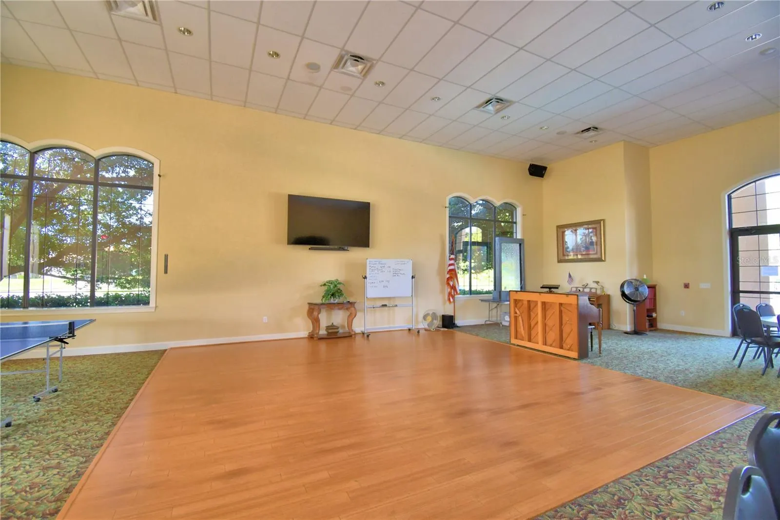 1613 LINZ CT