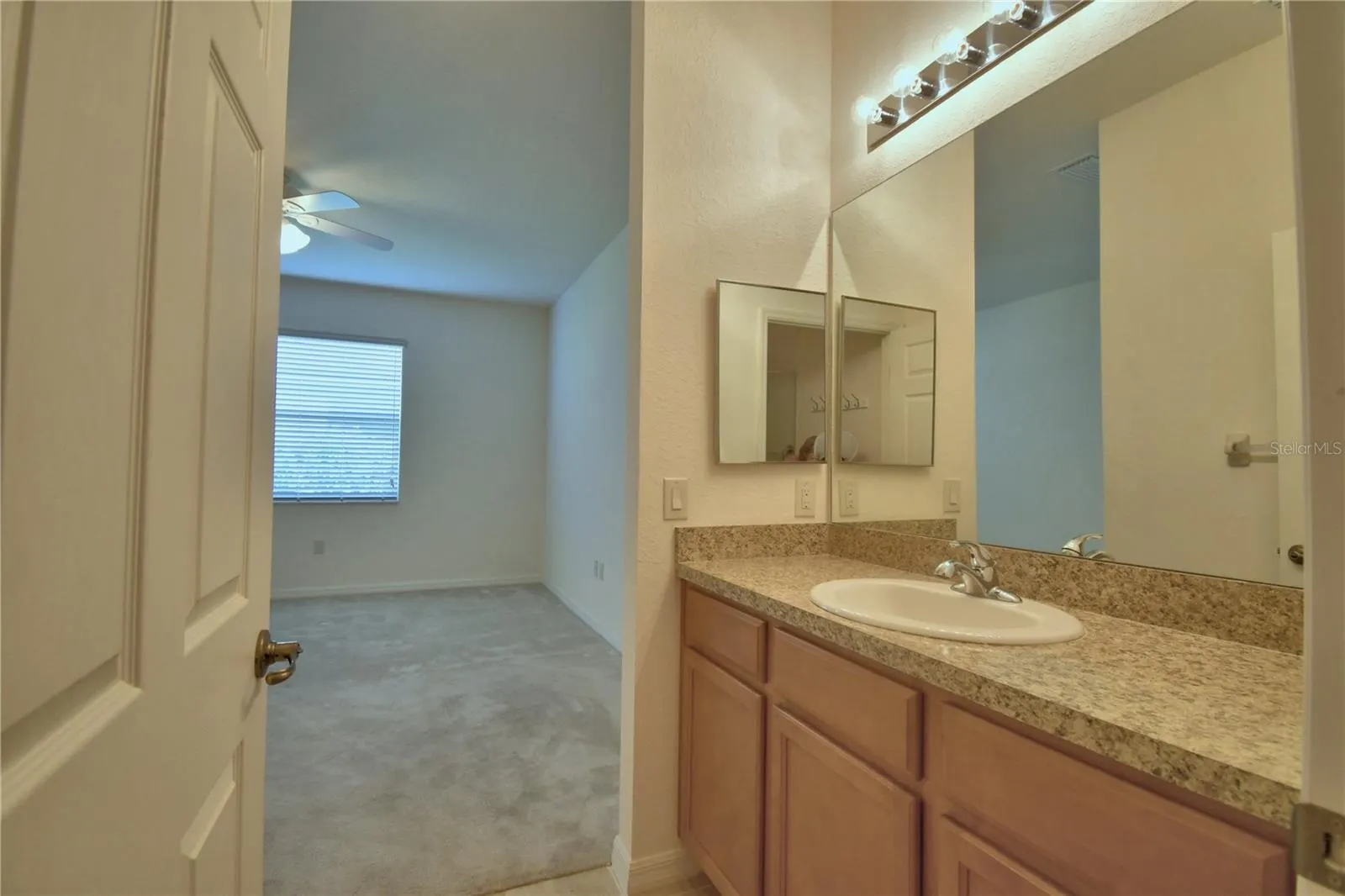 1613 LINZ CT
