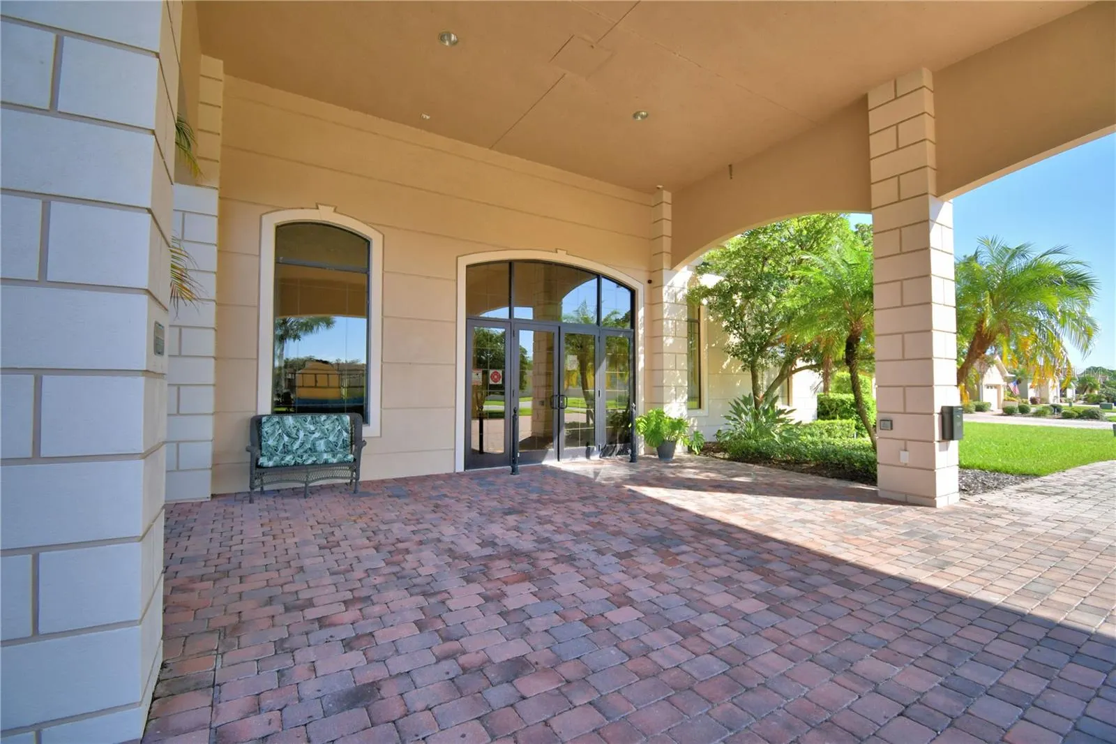 1613 LINZ CT
