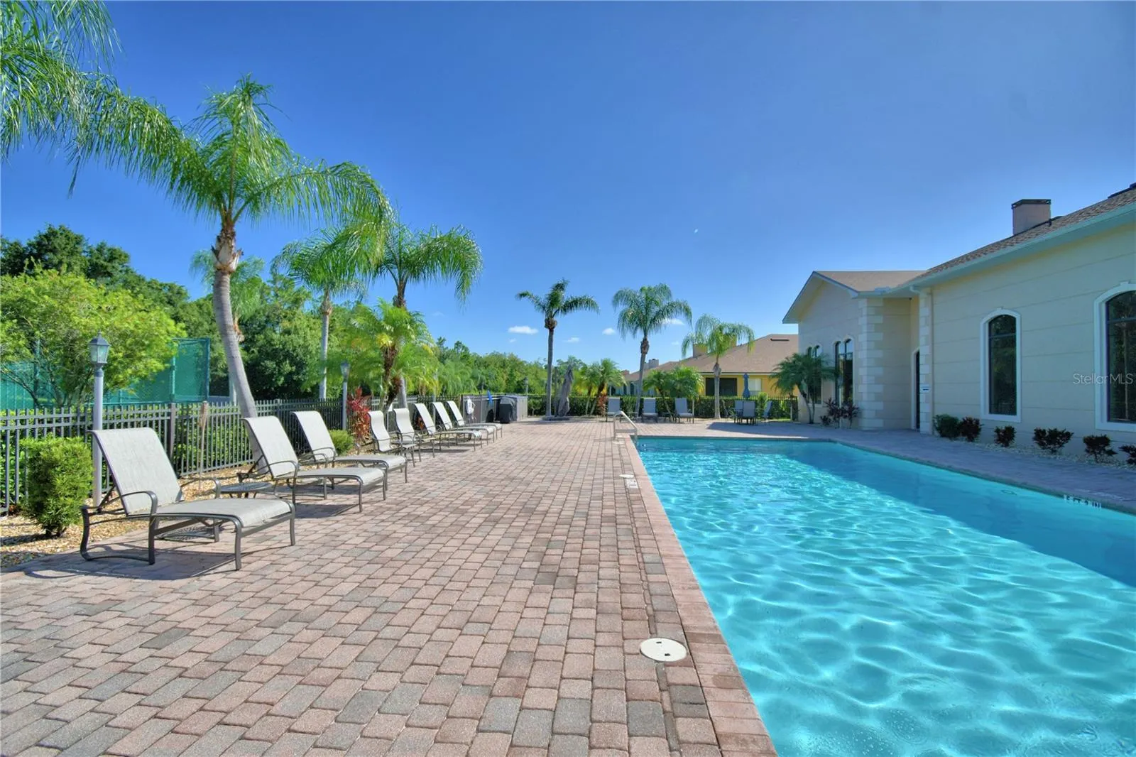 1613 LINZ CT