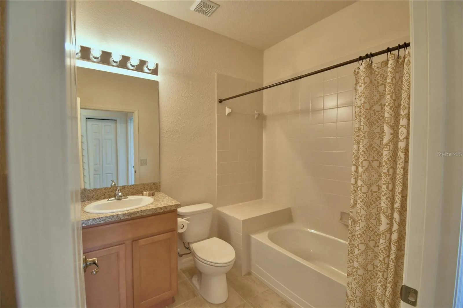 1613 LINZ CT