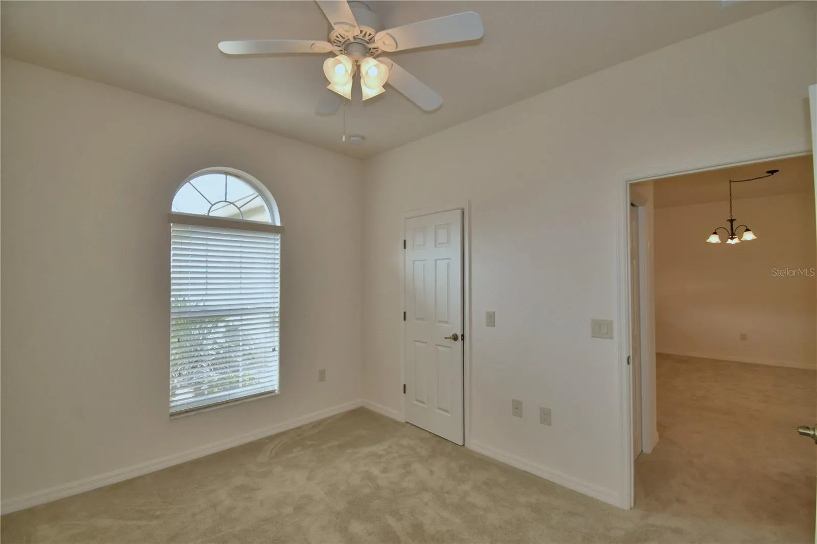 1613 LINZ CT