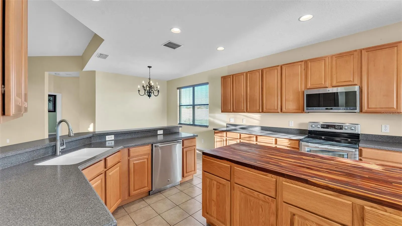 369 VILLA SORRENTO CIR