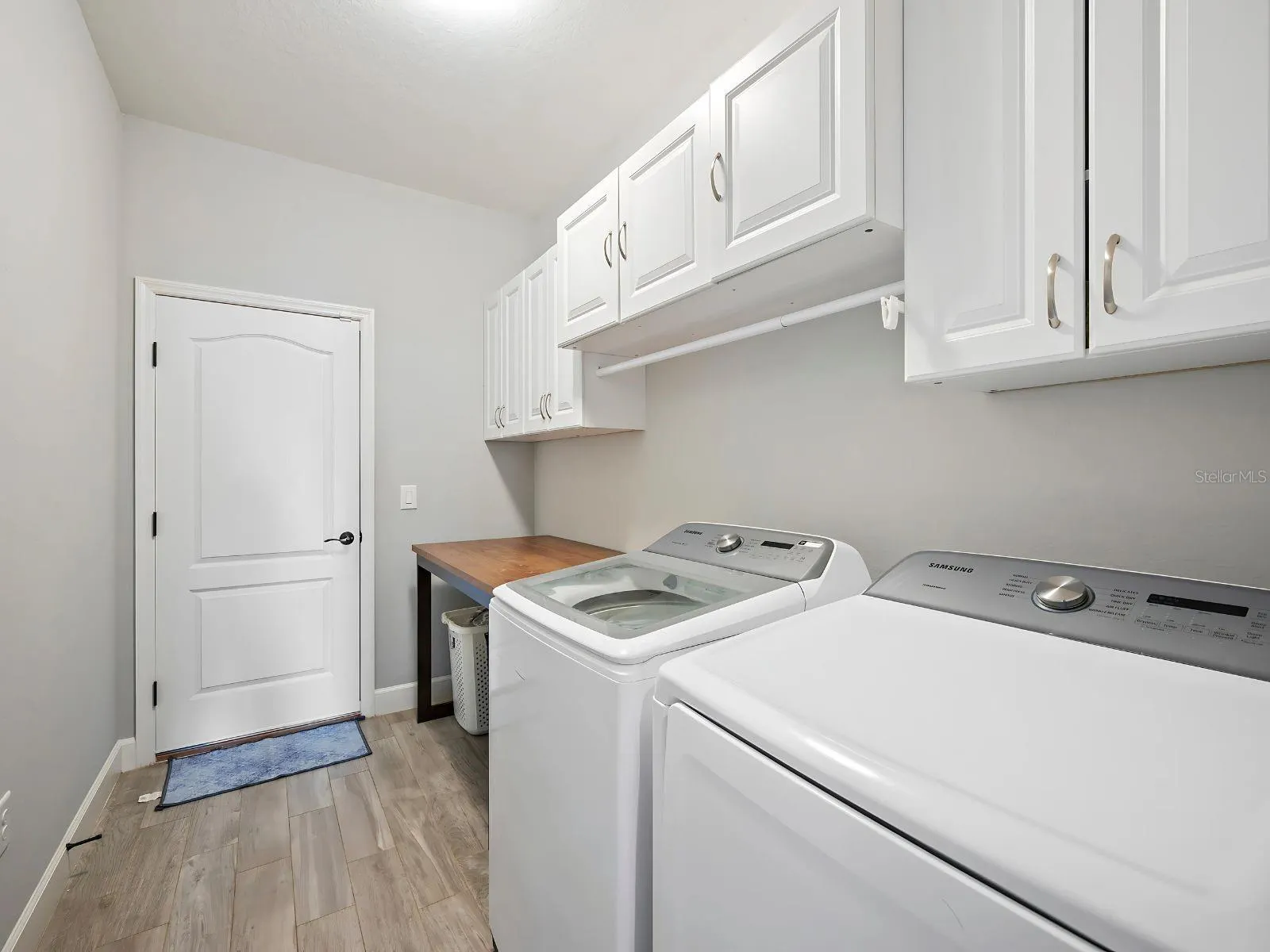 4105 IONE CT